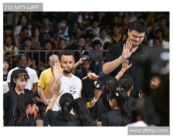 姚明携手球迷共庆篮球文化收藏活动展现体育精神与艺术魅力