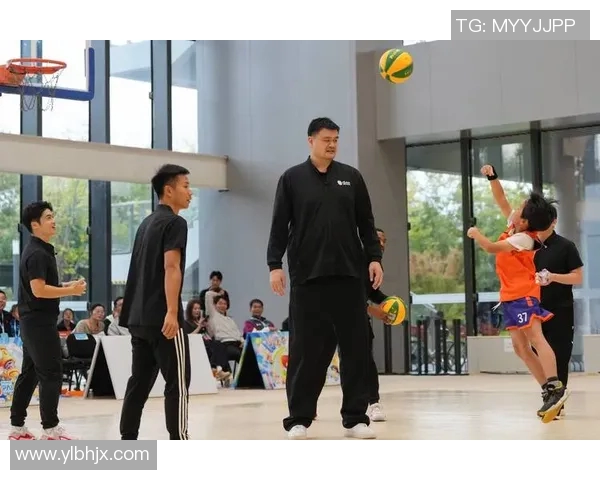 姚明重返赛场与昔日队友重聚感动瞬间再现篮球传奇之旅