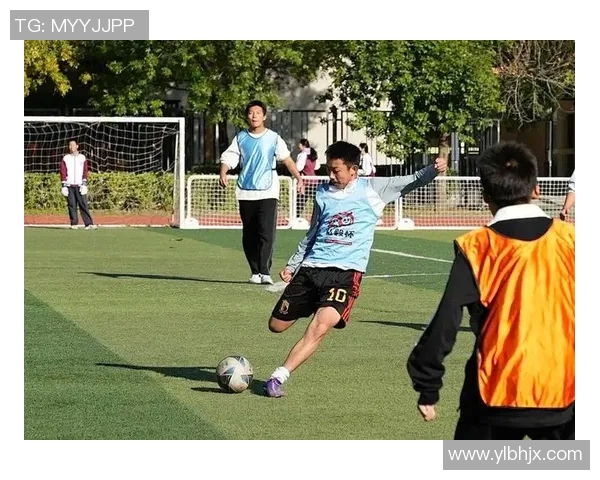 绿茵场上闪耀星辰足球巨星的荣耀与梦想交织之歌