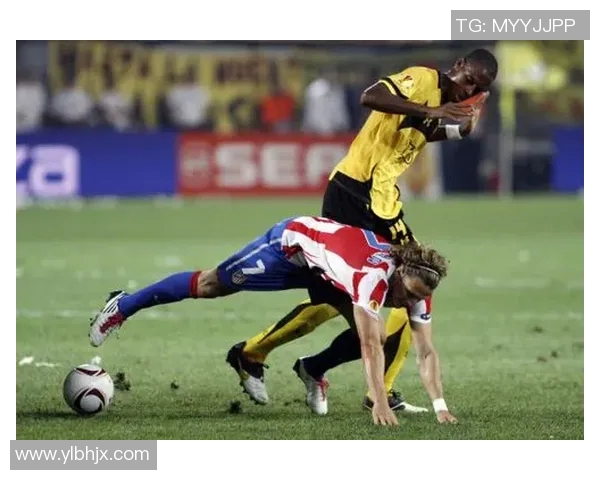 足球明星阿里斯的精彩瞬间与职业生涯回顾图片集 足球明星阿里斯的精彩瞬间与职业生涯回顾图片集