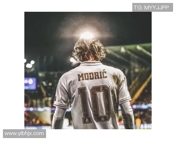 足球明星海报图片头像精选展示让你领略球场魅力与风采 足球明星海报图片头像精选展示让你领略球场魅力与风采